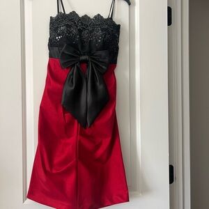 Elegant Black and Red Lace Prom Dress